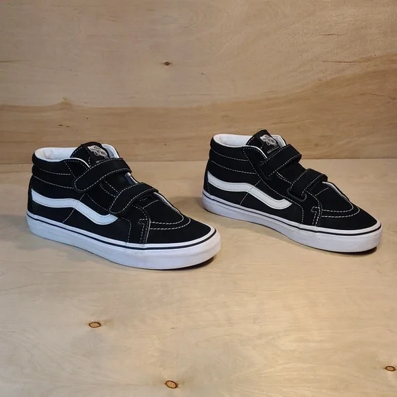 Vans Sk8-Mid Reissue V Black And True White Sneakers - Picture 2 of 9
